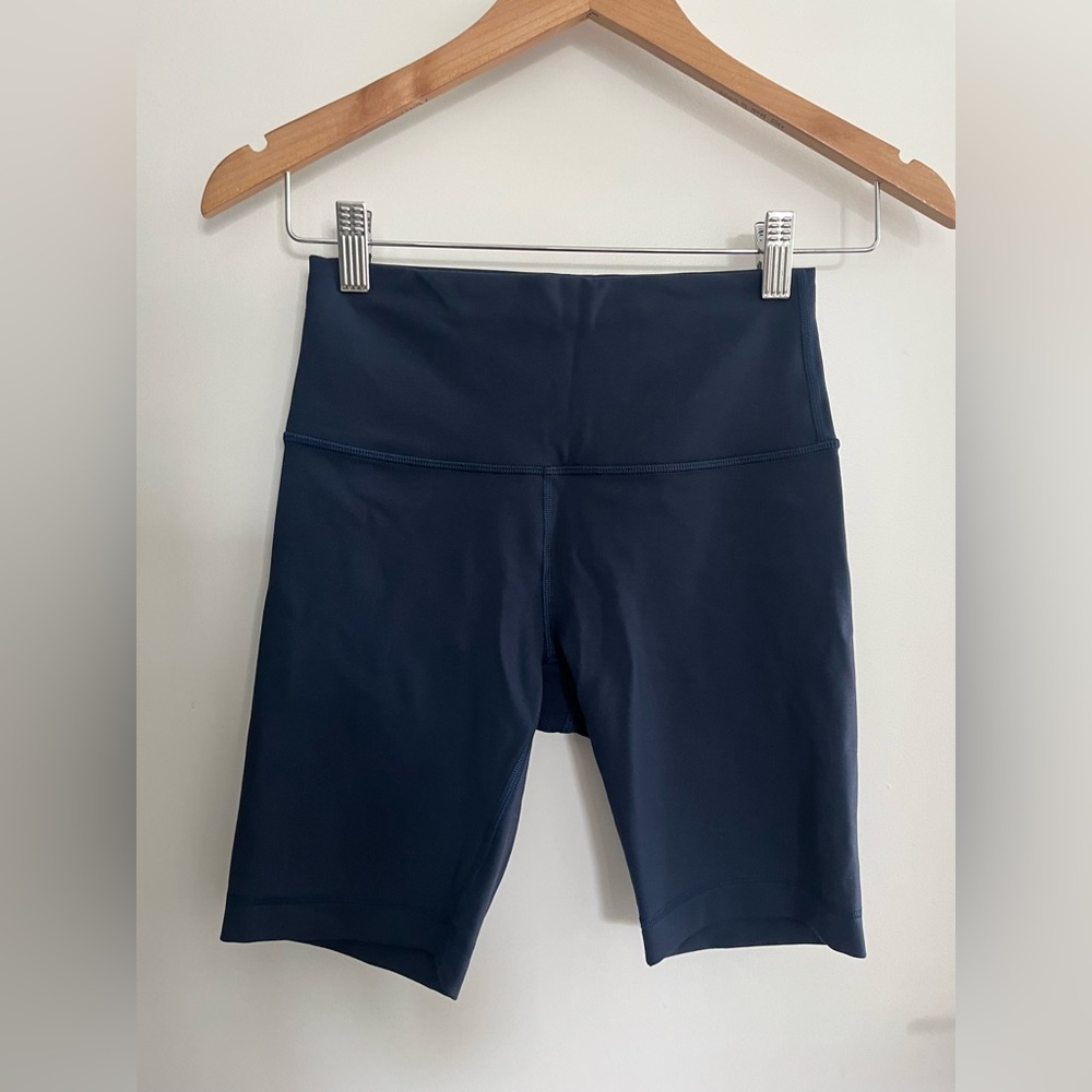 Lululemon Wunder Train 8” Shorts (Size 6) Navy